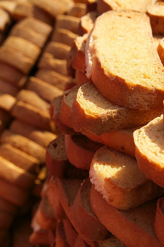 loaf, crispy, baked goods, loaf of bread, meal, bread crust, bread slice, baked, baking bread, bread basket, food, india